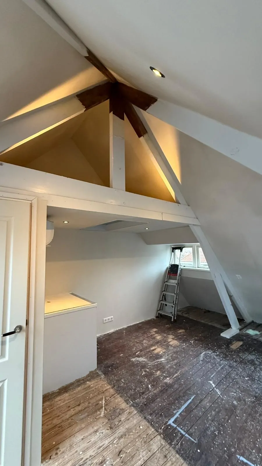 Muur na het stucwerk – strak afgewerkt door Van Arte